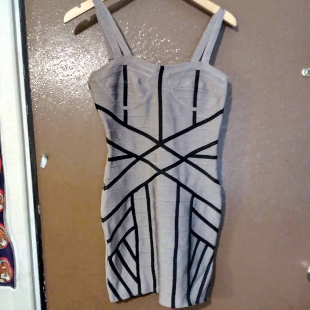 nwt tan- black lined bandage dress